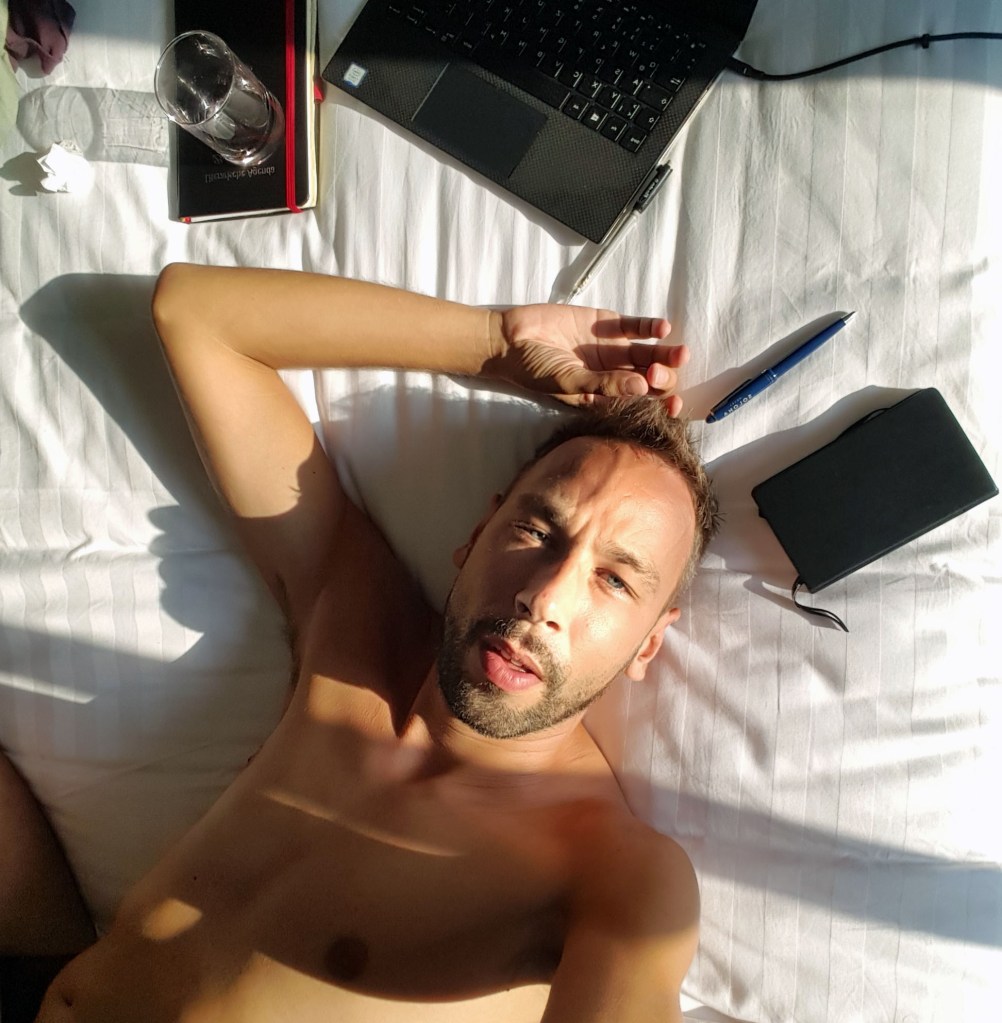 Travelblogger at work