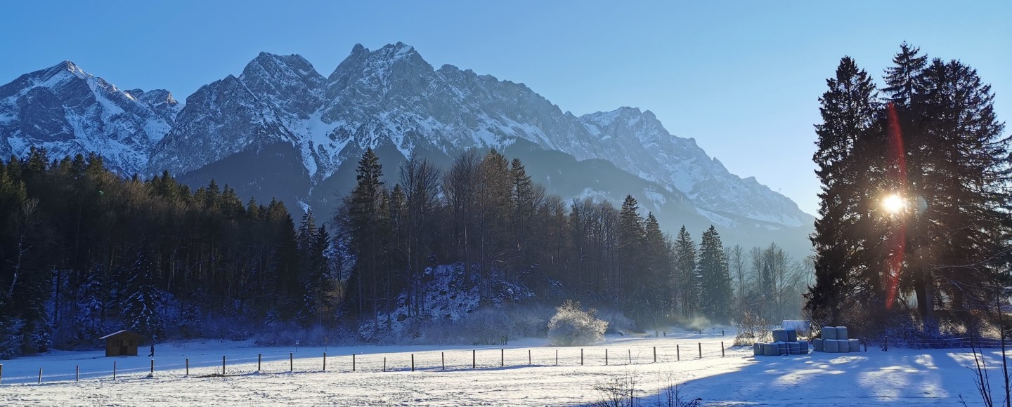 The panorama of Alpspitze, Waxenstein and Zugspitze, seen from Untergrainau